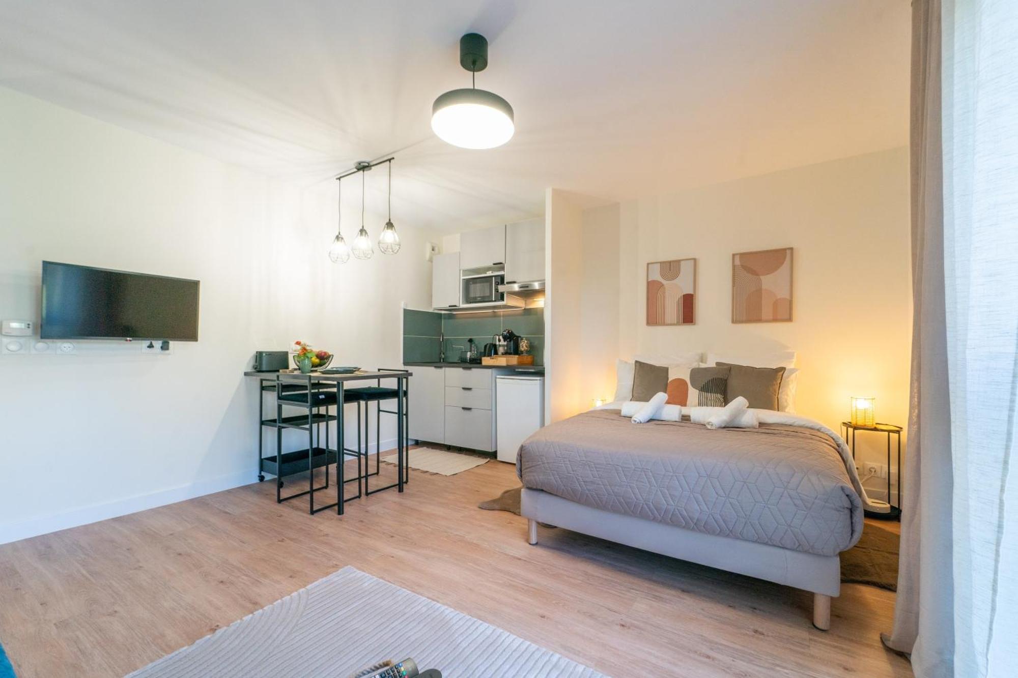 Apartment L'art Du Confort - 30 M2 A 25 Min De Paris Bobigny